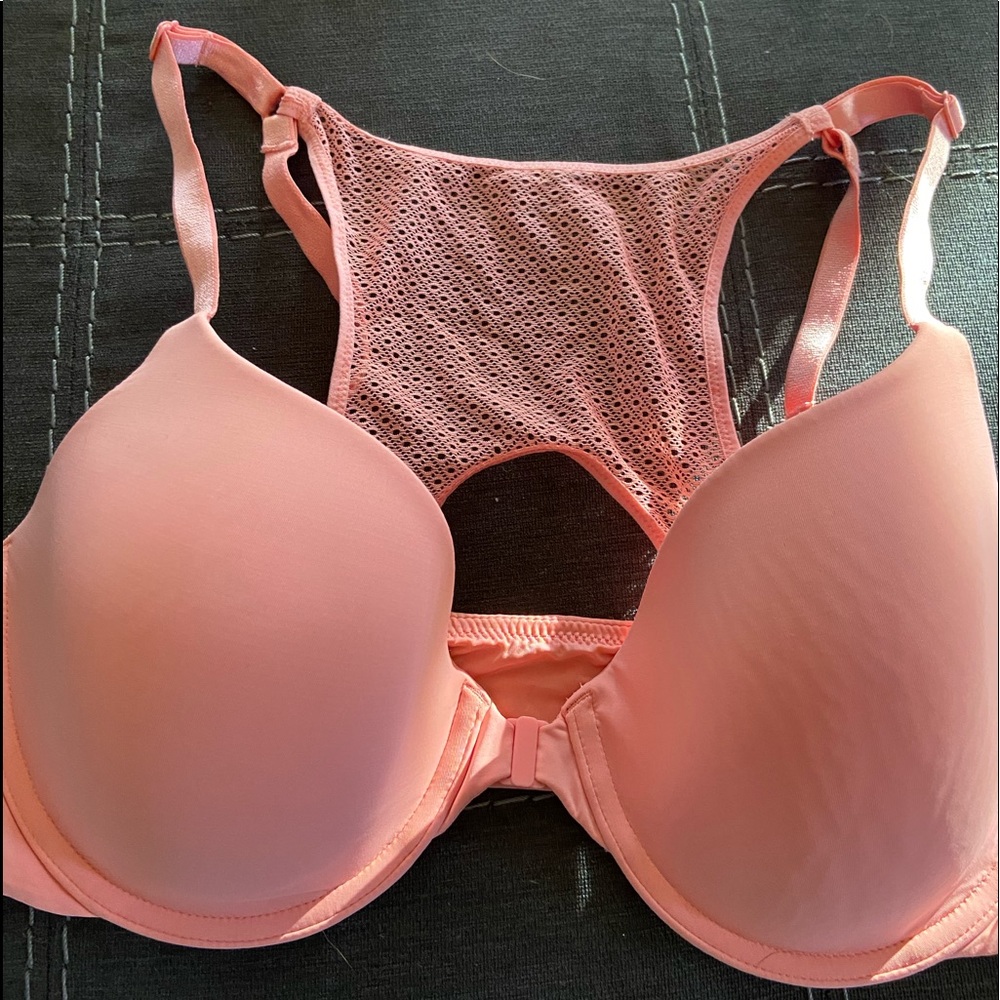 Victoria’s Secret t-shirt bra